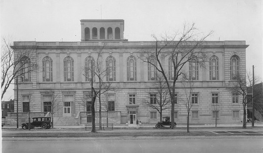 Black and white photo of the Brooklyn Jewish Center in 1922